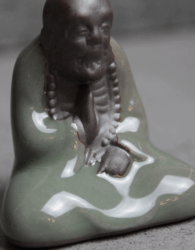 Чайная фигурка "Медитирующий Архат", керамика