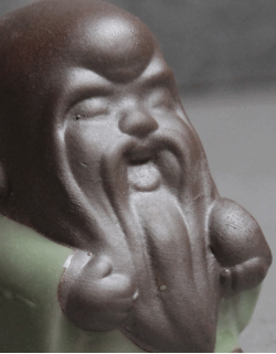 Чайная фигурка "Радостный старец", керамика