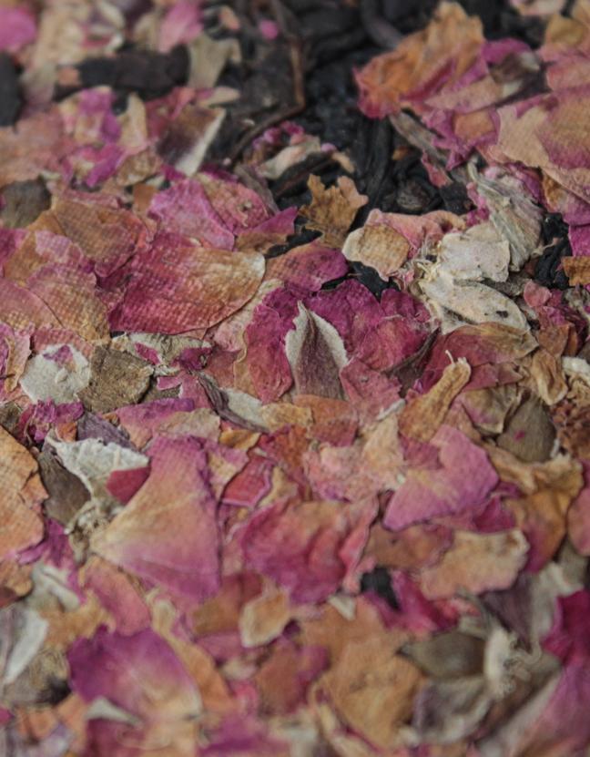 Хун Фэн Мэй Гуй Бин Ча "Красный чай с розой"