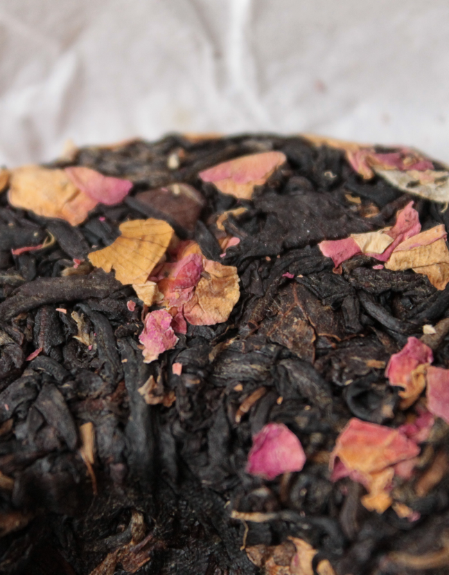 Хун Фэн Мэй Гуй Бин Ча "Красный чай с розой"