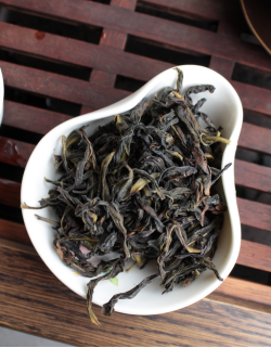 Я Ши Сян Дань Цун "Одинокие Кусты с ароматом утиного помёта"