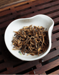 Да Цзинь Я «Большая золотая почка»