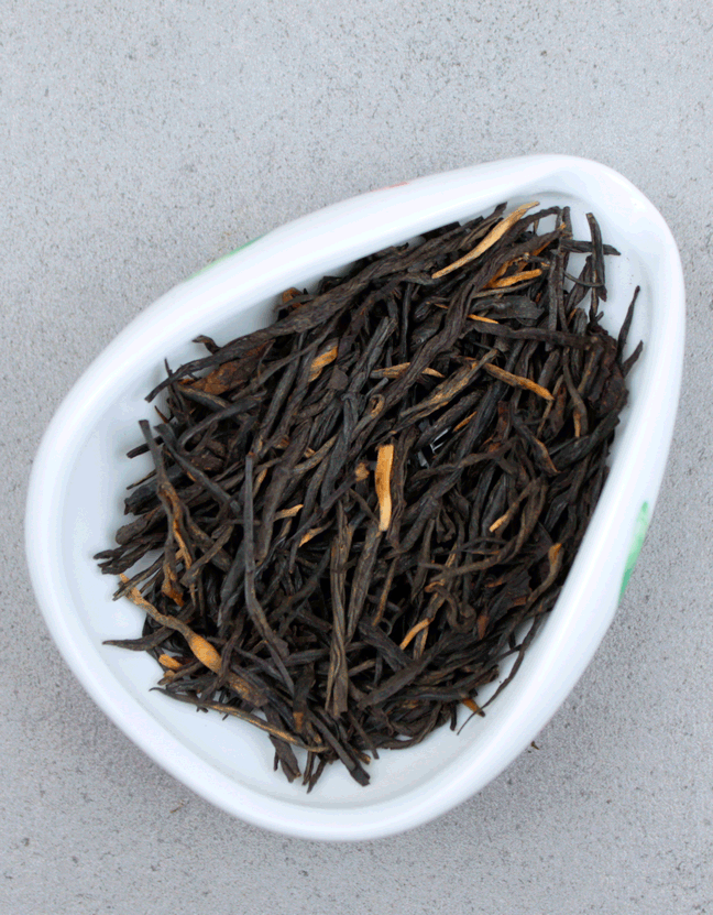 Дянь Хун Сун Чжень «Сосновые Иглы»