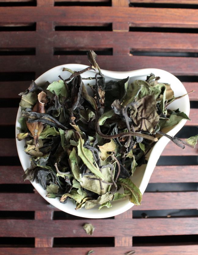 Е Шен Гу Шу Бай Ча «Белый чай со старых диких деревьев»